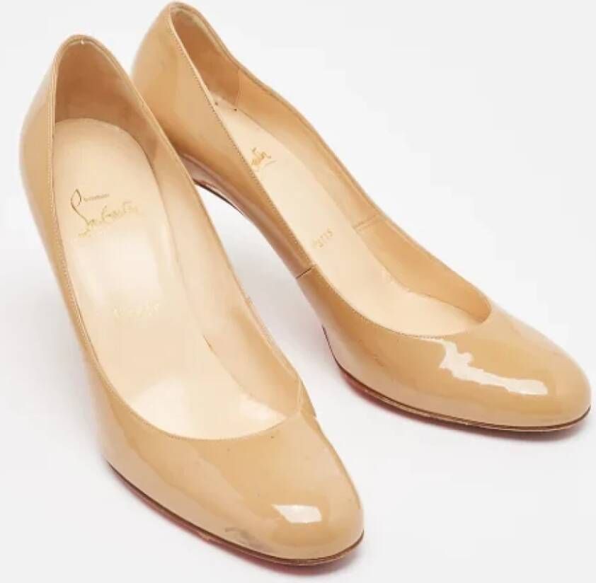 Christian Louboutin Pre-owned Leather heels Beige Dames