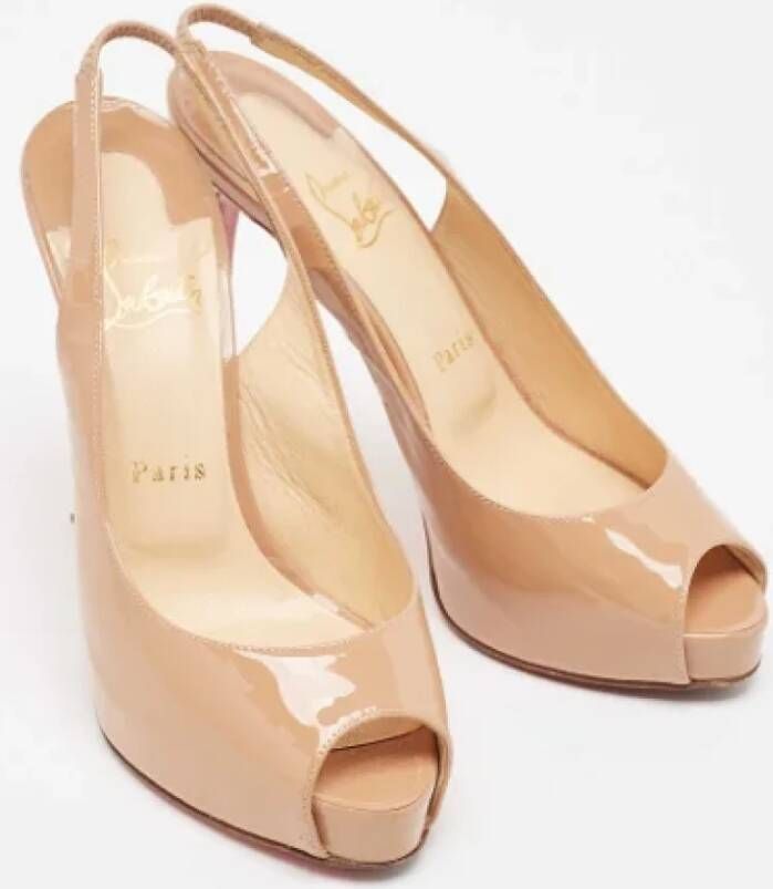 Christian Louboutin Pre-owned Leather heels Beige Dames