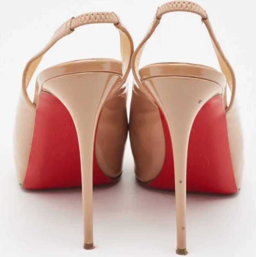 Christian Louboutin Pre-owned Leather heels Beige Dames