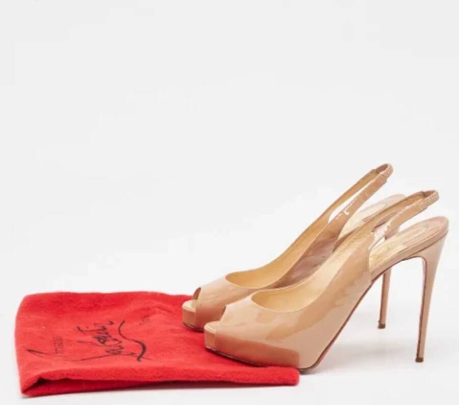 Christian Louboutin Pre-owned Leather heels Beige Dames