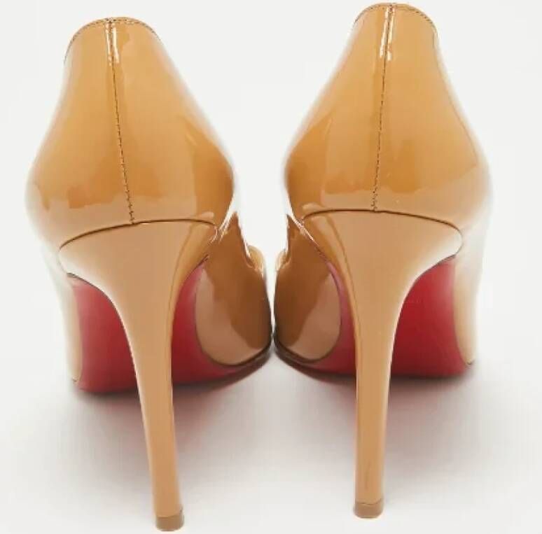 Christian Louboutin Pre-owned Leather heels Beige Dames