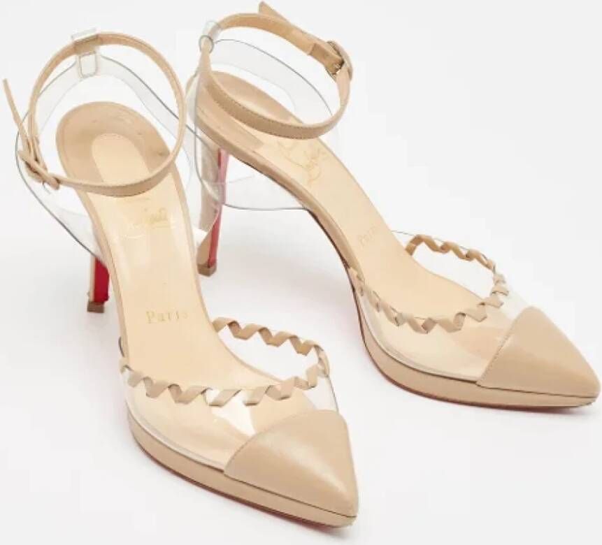 Christian Louboutin Pre-owned Leather heels Beige Dames