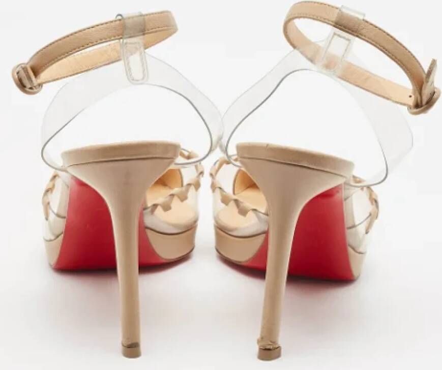 Christian Louboutin Pre-owned Leather heels Beige Dames