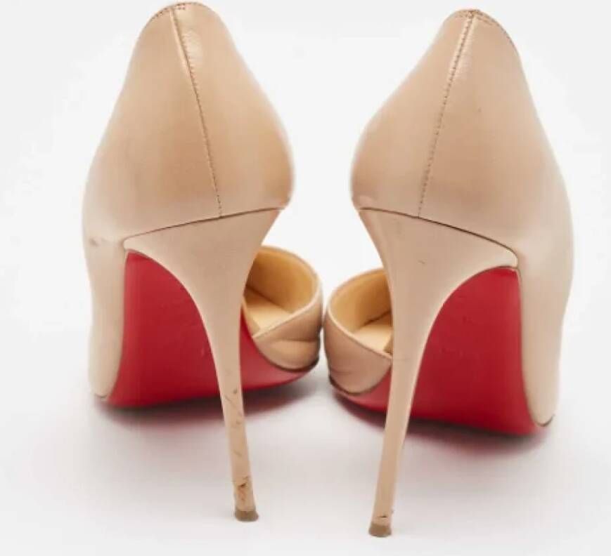 Christian Louboutin Pre-owned Leather heels Beige Dames