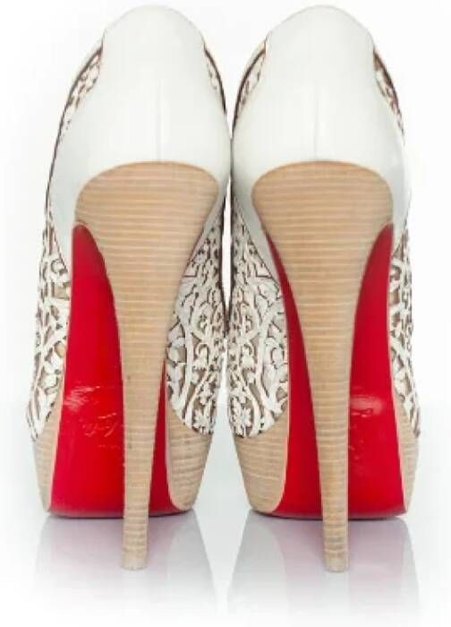 Christian Louboutin Pre-owned Leather heels Beige Dames