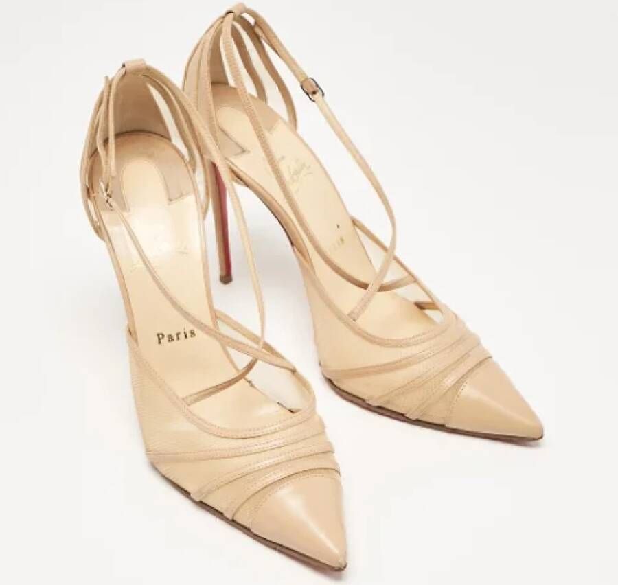 Christian Louboutin Pre-owned Leather heels Beige Dames