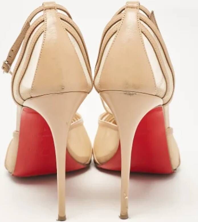 Christian Louboutin Pre-owned Leather heels Beige Dames