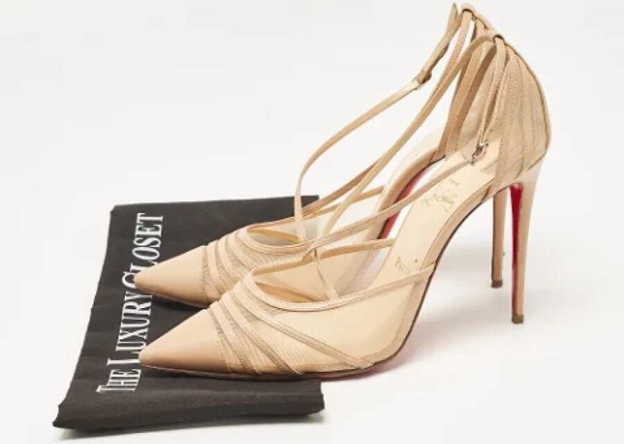 Christian Louboutin Pre-owned Leather heels Beige Dames