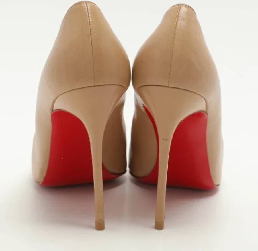 Christian Louboutin Pre-owned Leather heels Beige Dames