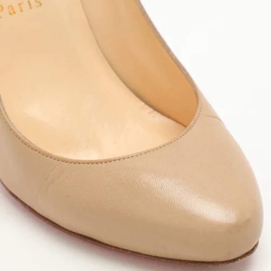 Christian Louboutin Pre-owned Leather heels Beige Dames