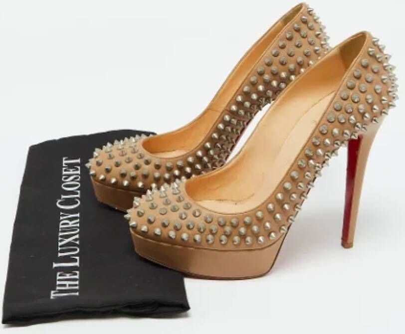 Christian Louboutin Pre-owned Leather heels Beige Dames