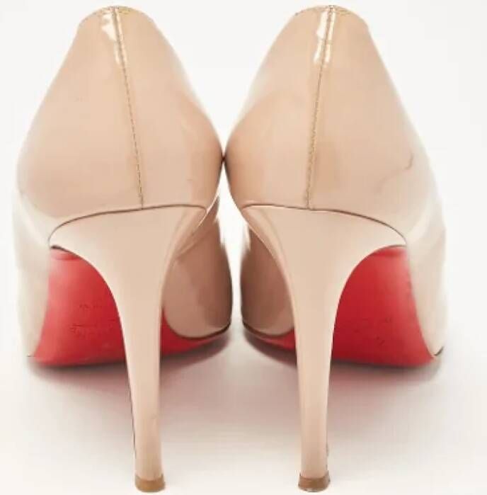 Christian Louboutin Pre-owned Leather heels Beige Dames