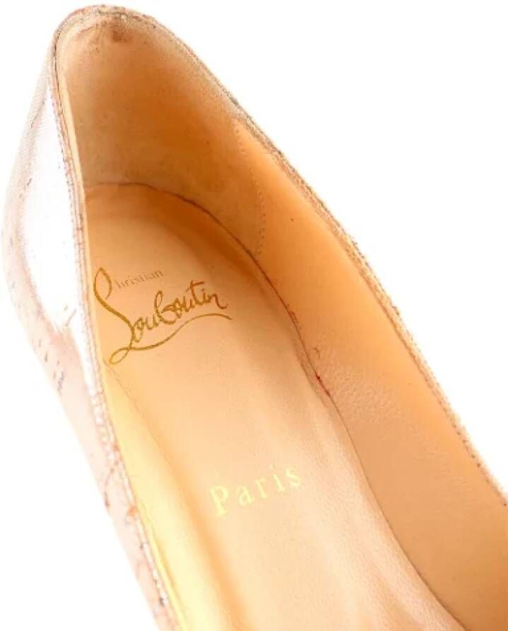 Christian Louboutin Pre-owned Leather heels Beige Dames