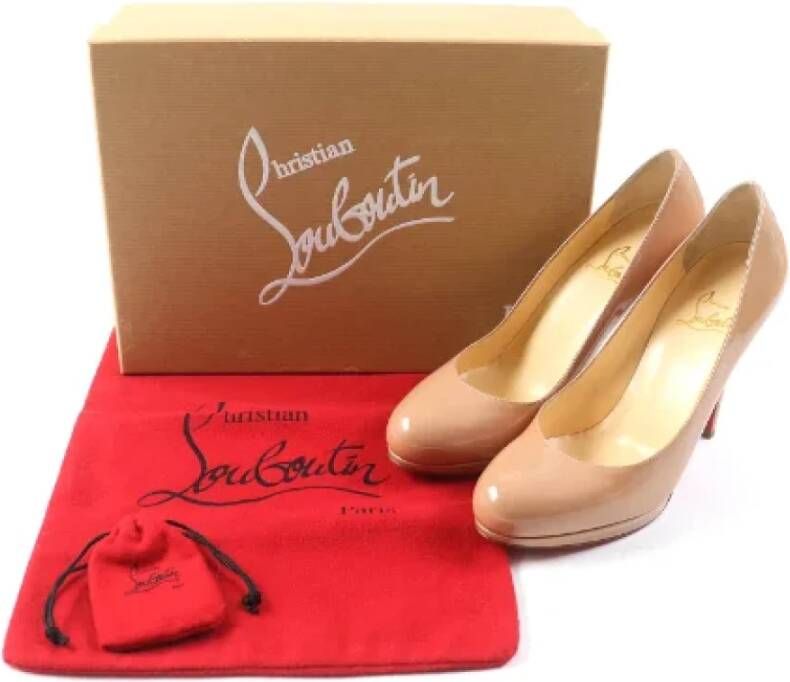 Christian Louboutin Pre-owned Leather heels Beige Dames