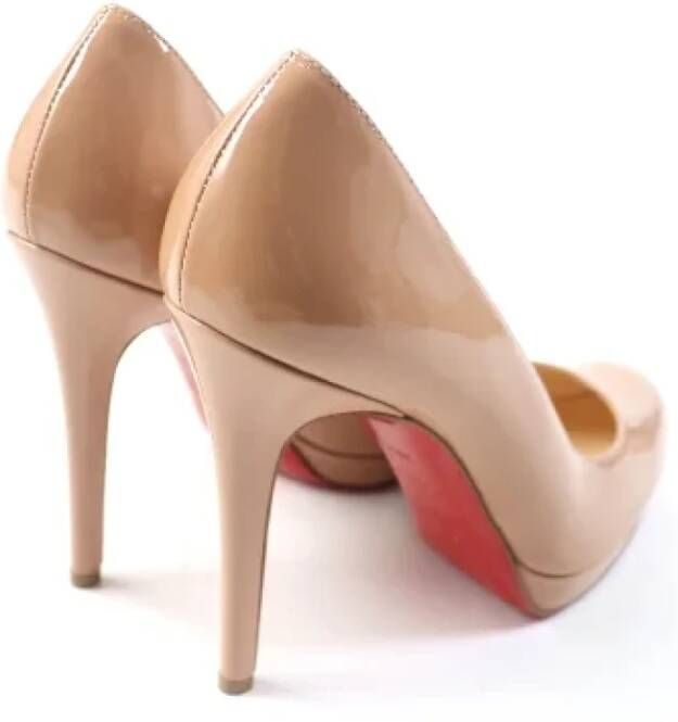 Christian Louboutin Pre-owned Leather heels Beige Dames