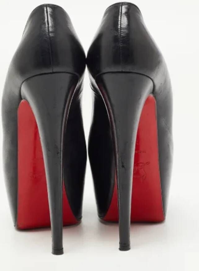 Christian Louboutin Pre-owned Leather heels Black Dames