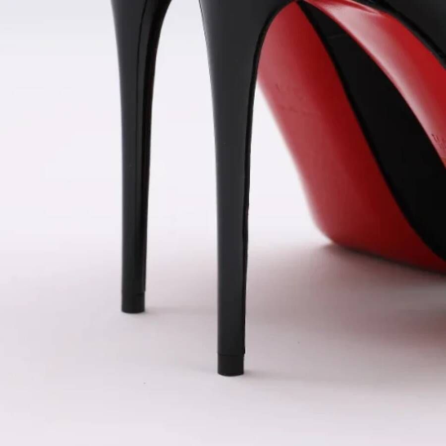 Christian Louboutin Pre-owned Leather heels Black Dames