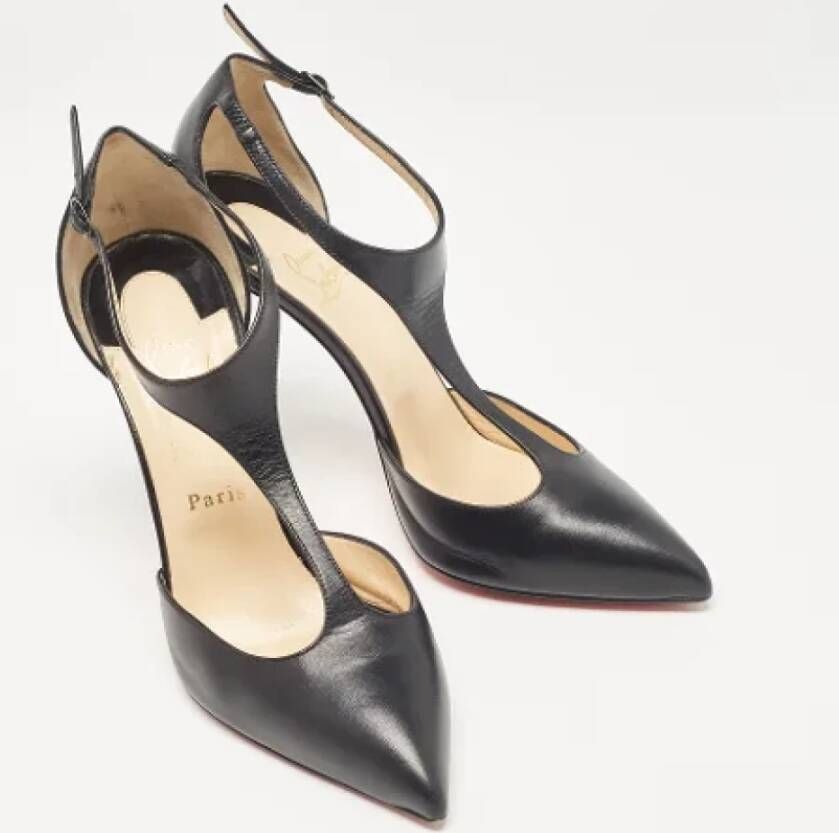 Christian Louboutin Pre-owned Leather heels Black Dames