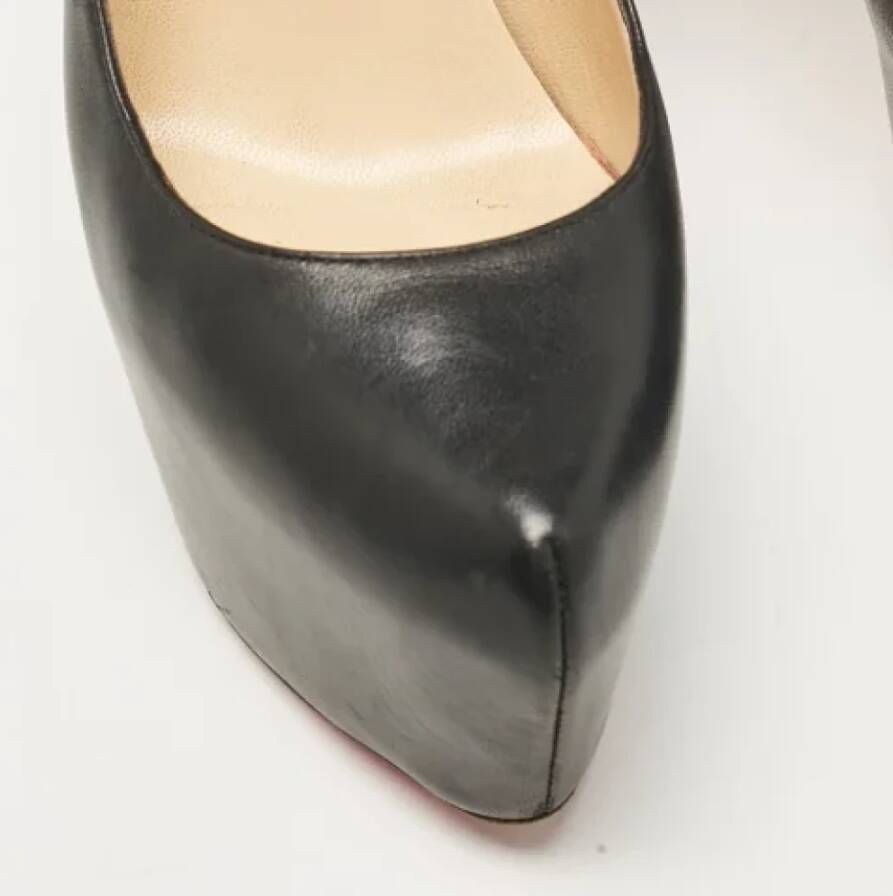 Christian Louboutin Pre-owned Leather heels Black Dames