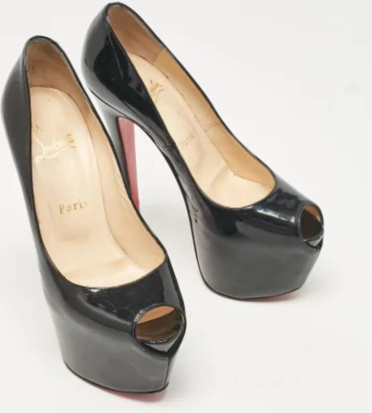 Christian Louboutin Pre-owned Leather heels Black Dames