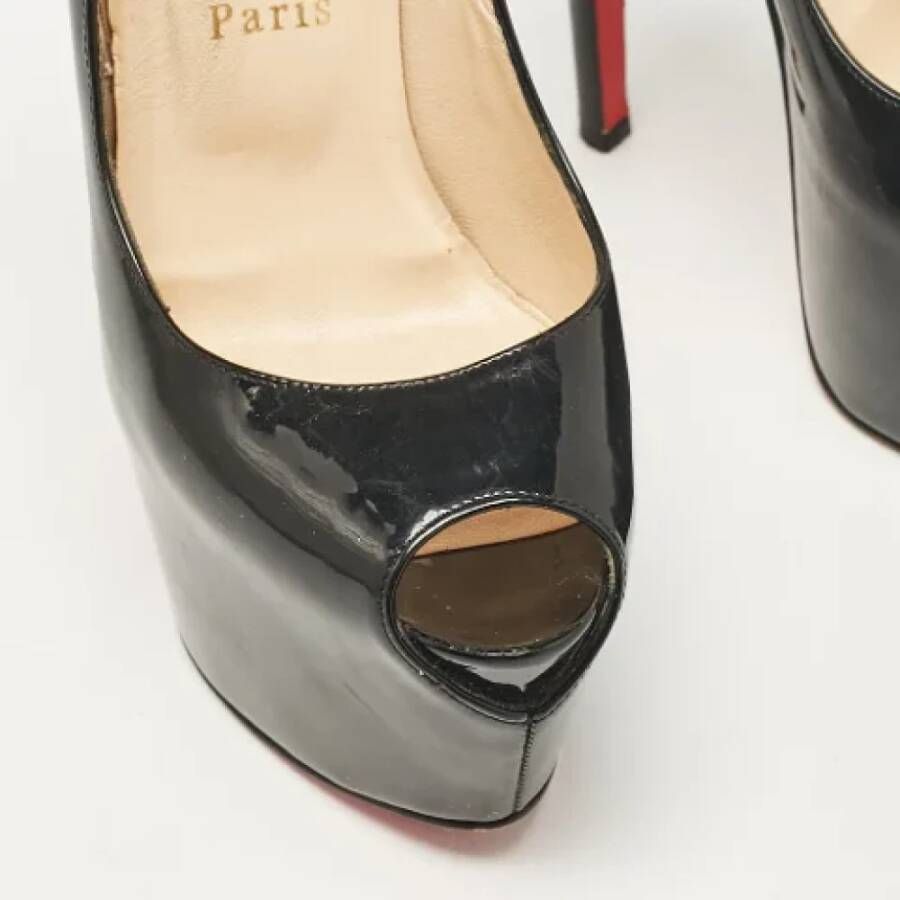 Christian Louboutin Pre-owned Leather heels Black Dames