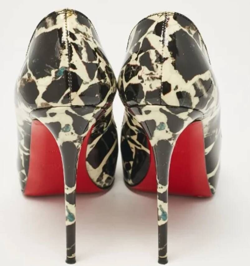 Christian Louboutin Pre-owned Leather heels Black Dames