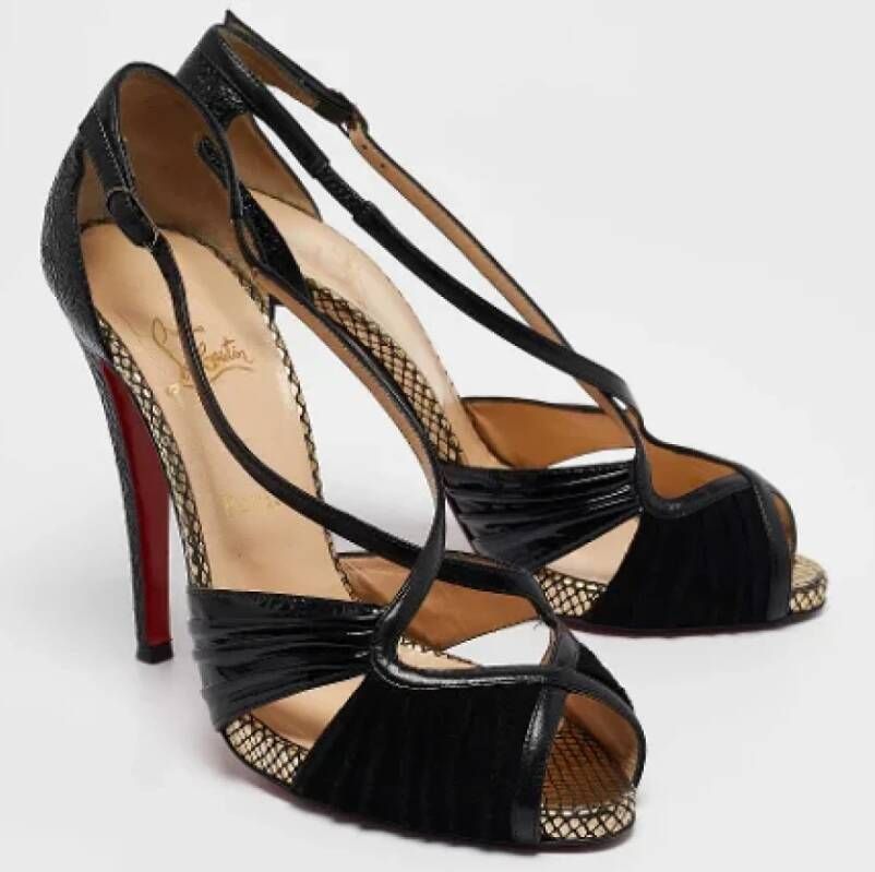 Christian Louboutin Pre-owned Leather heels Black Dames