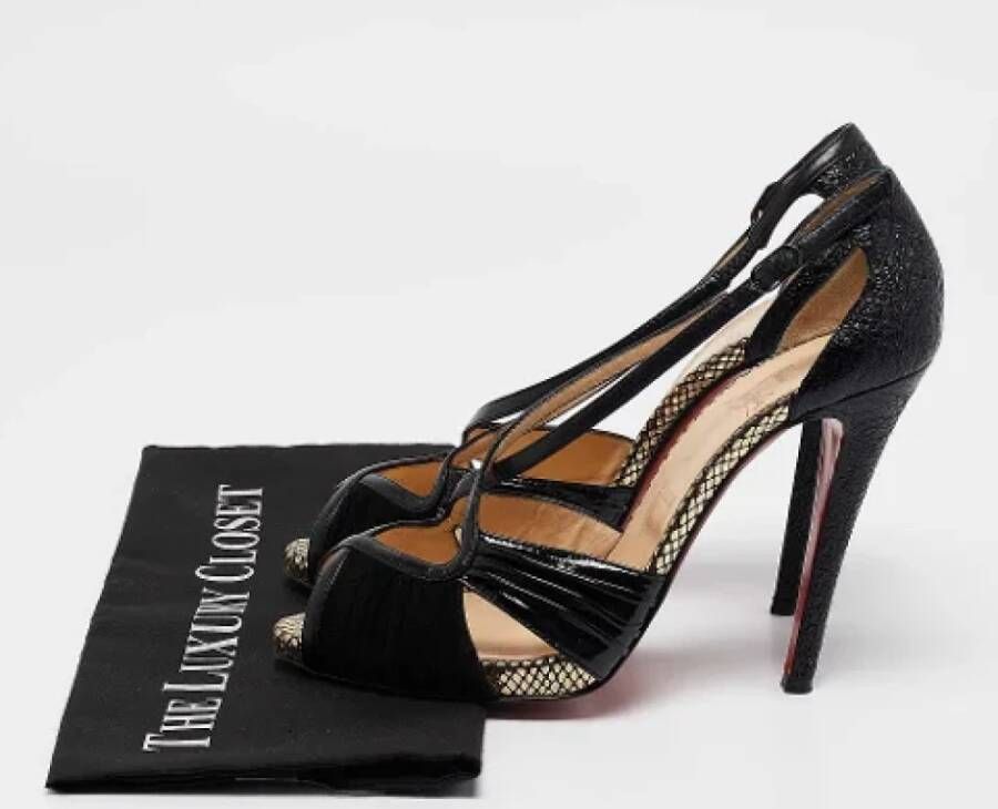 Christian Louboutin Pre-owned Leather heels Black Dames