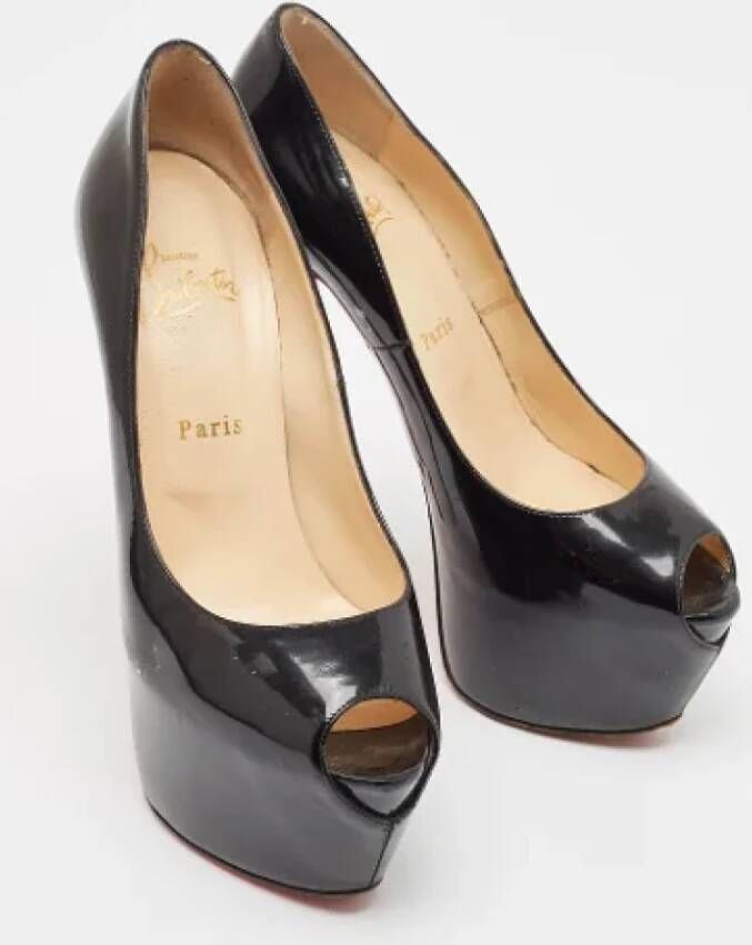 Christian Louboutin Pre-owned Leather heels Black Dames