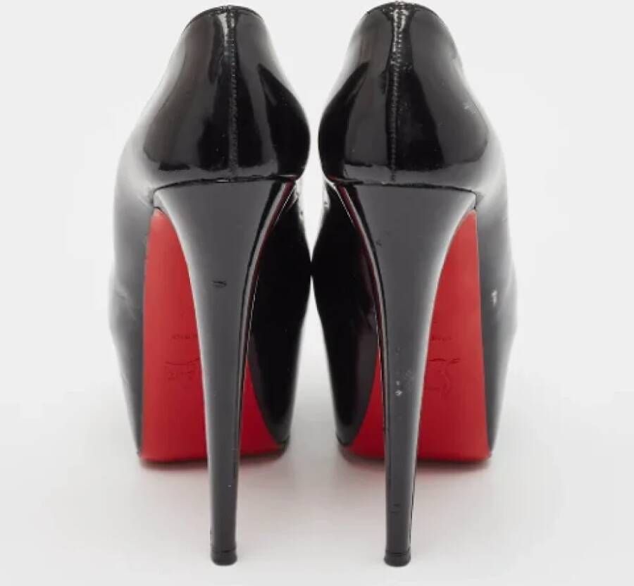 Christian Louboutin Pre-owned Leather heels Black Dames