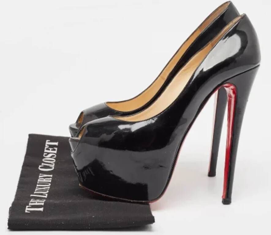 Christian Louboutin Pre-owned Leather heels Black Dames