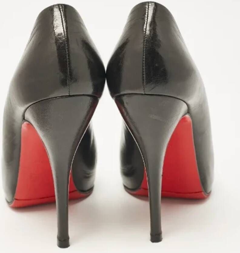 Christian Louboutin Pre-owned Leather heels Black Dames