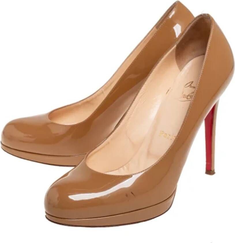 Christian Louboutin Pre-owned Leather heels Brown Dames