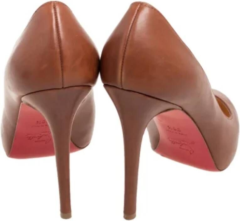 Christian Louboutin Pre-owned Leather heels Brown Dames