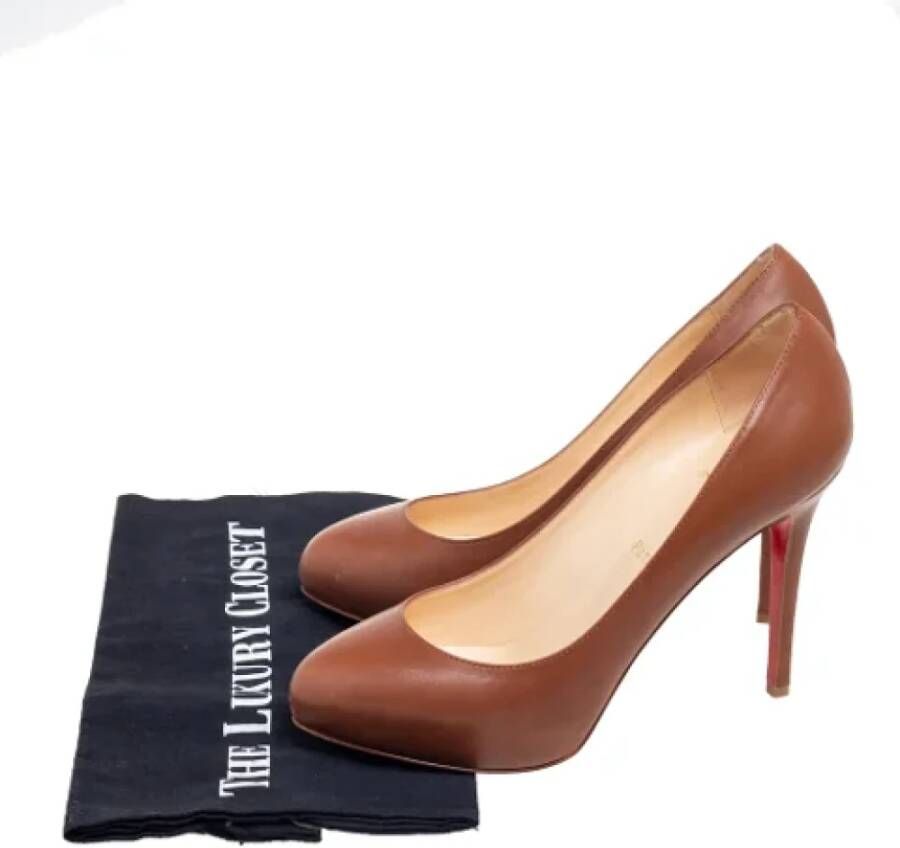 Christian Louboutin Pre-owned Leather heels Brown Dames