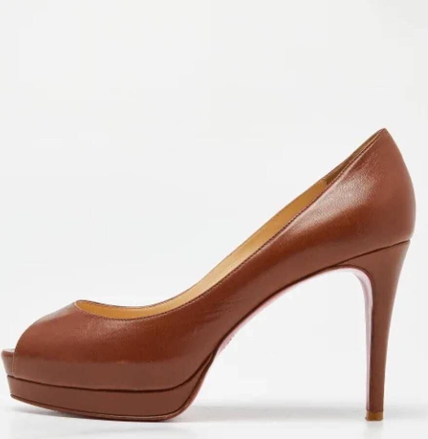 Christian Louboutin Pre-owned Leather heels Brown Dames