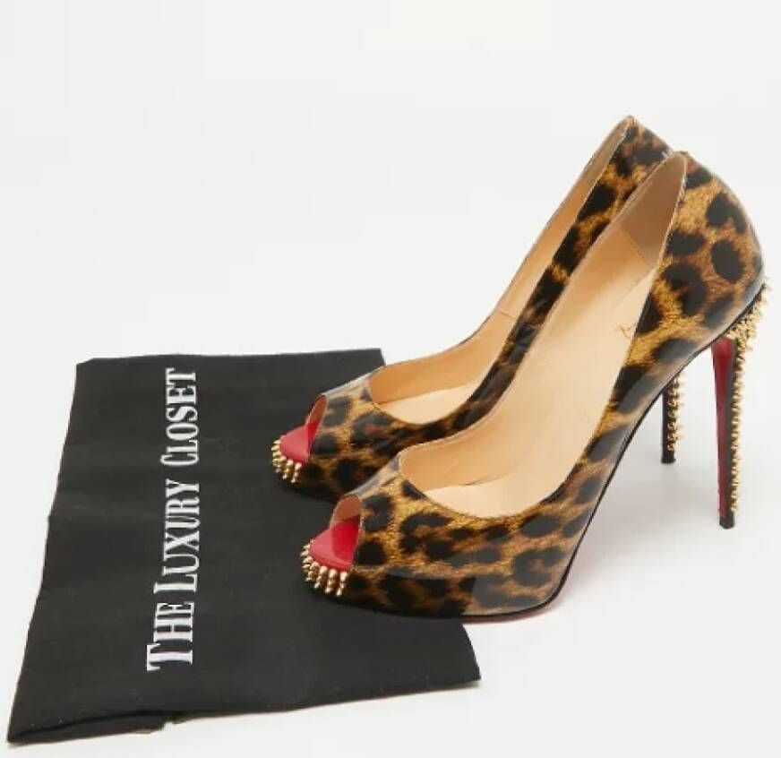 Christian Louboutin Pre-owned Leather heels Brown Dames