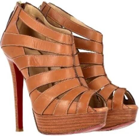 Christian Louboutin Pre-owned Leather heels Brown Dames