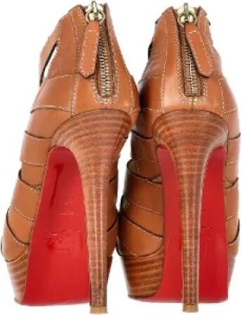 Christian Louboutin Pre-owned Leather heels Brown Dames