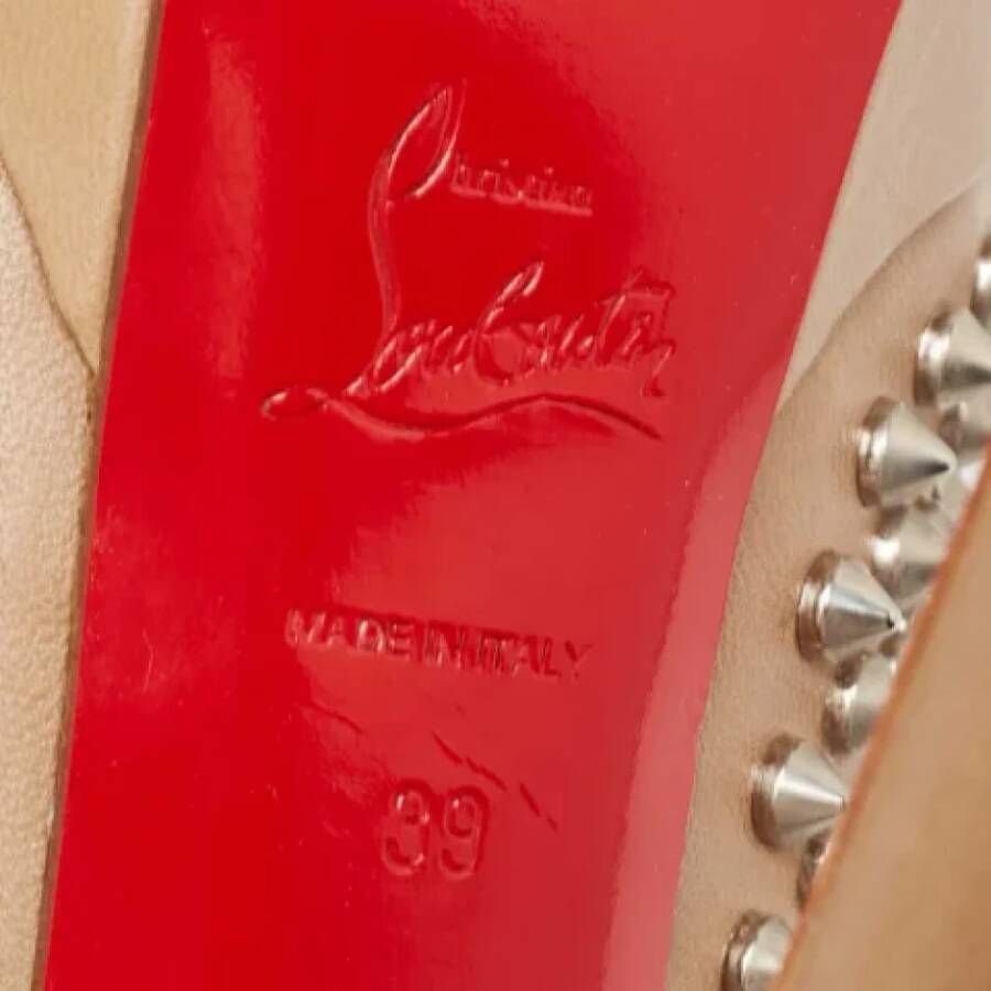 Christian Louboutin Pre-owned Leather heels Brown Dames