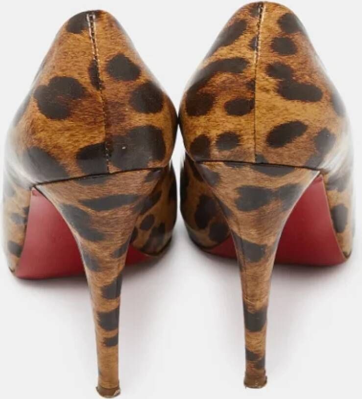 Christian Louboutin Pre-owned Leather heels Brown Dames