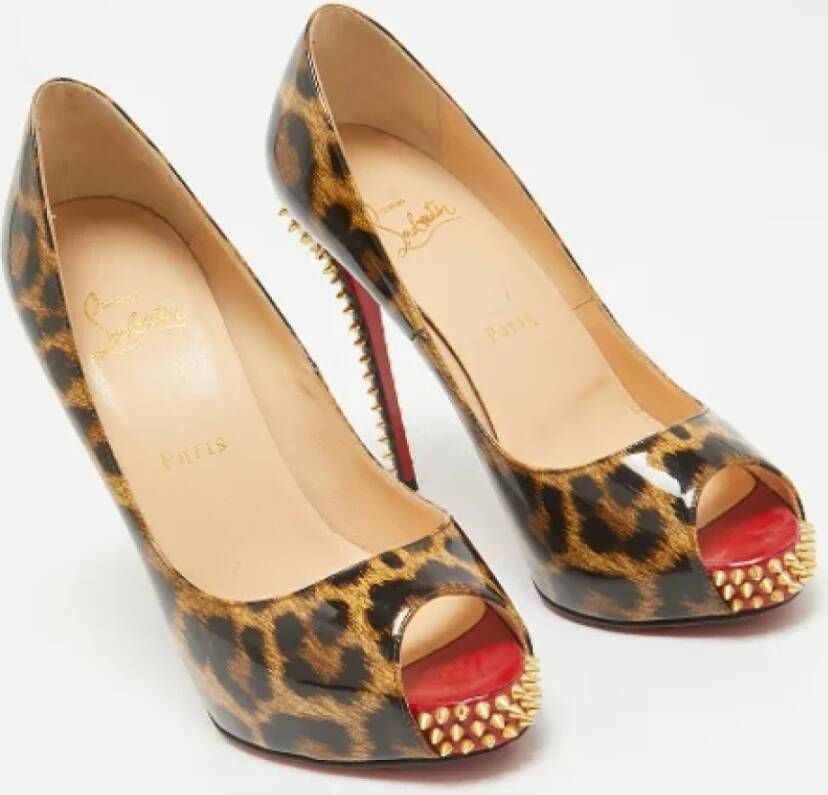 Christian Louboutin Pre-owned Leather heels Brown Dames