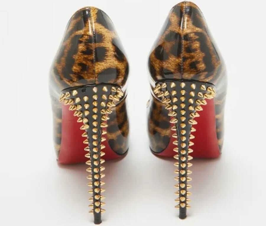 Christian Louboutin Pre-owned Leather heels Brown Dames