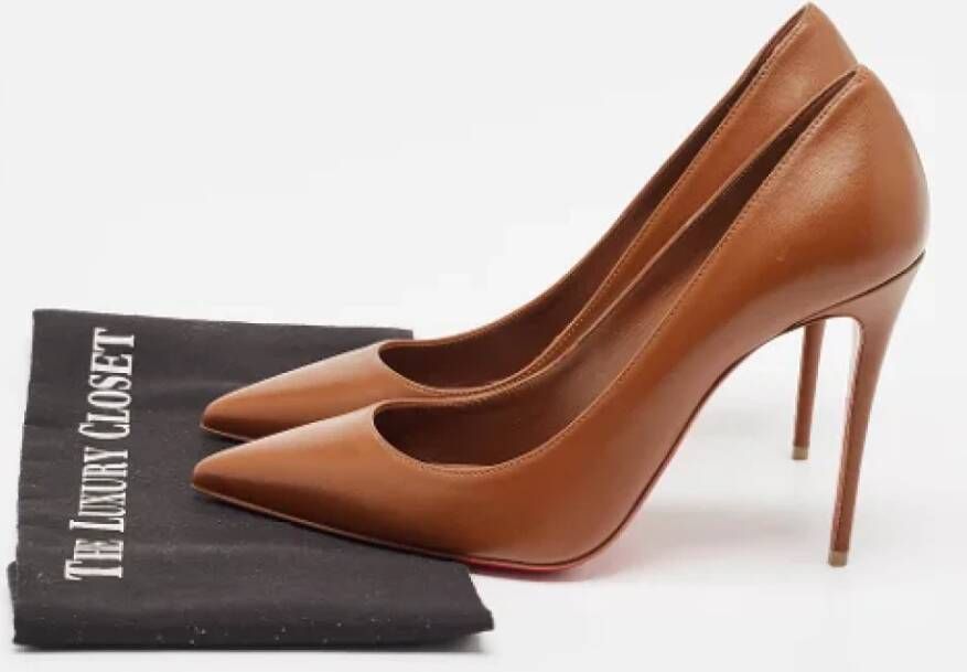 Christian Louboutin Pre-owned Leather heels Brown Dames