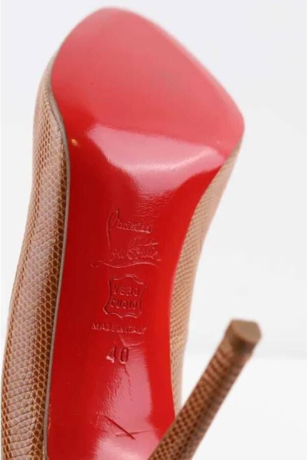 Christian Louboutin Pre-owned Leather heels Brown Dames