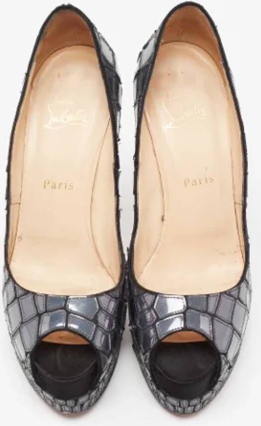 Christian Louboutin Pre-owned Leather heels Gray Dames