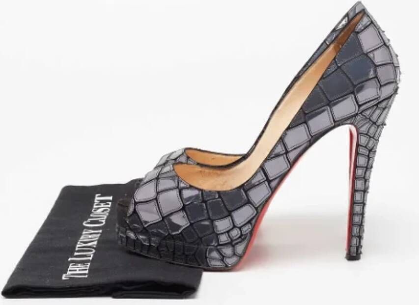 Christian Louboutin Pre-owned Leather heels Gray Dames