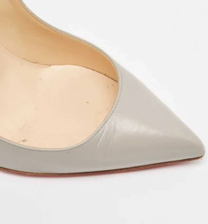 Christian Louboutin Pre-owned Leather heels Gray Dames