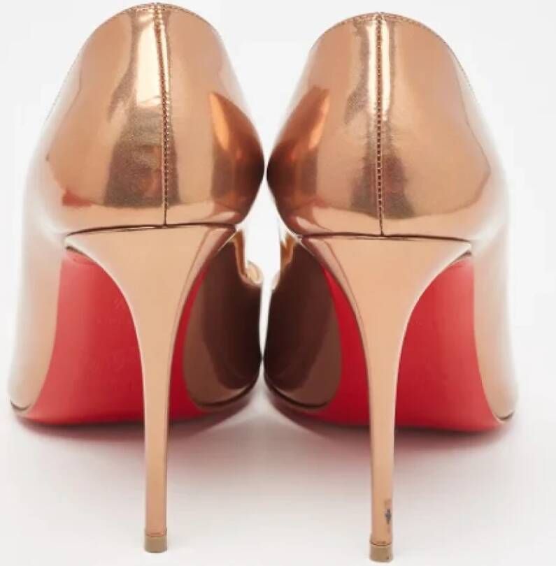 Christian Louboutin Pre-owned Leather heels Gray Dames