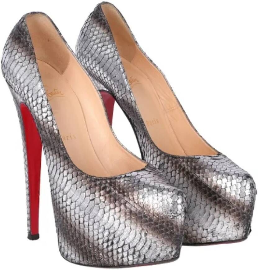 Christian Louboutin Pre-owned Leather heels Gray Dames